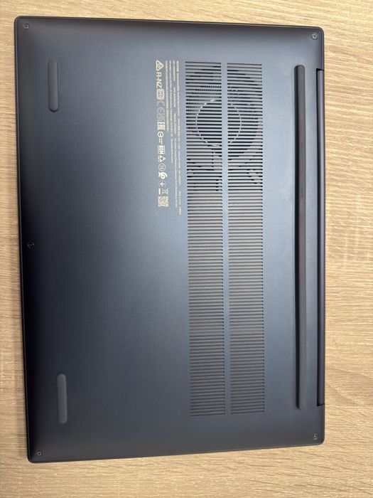 Laptop Lenovo 14AHP10