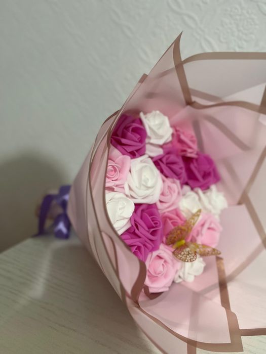 Ръчно изработен букет с рози