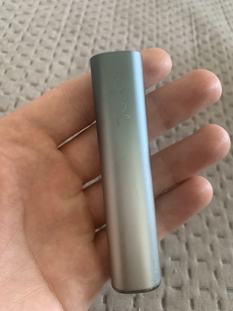 Vand 2 vape uri  care se incare cu incrcator cu tot 20 lei  bucata