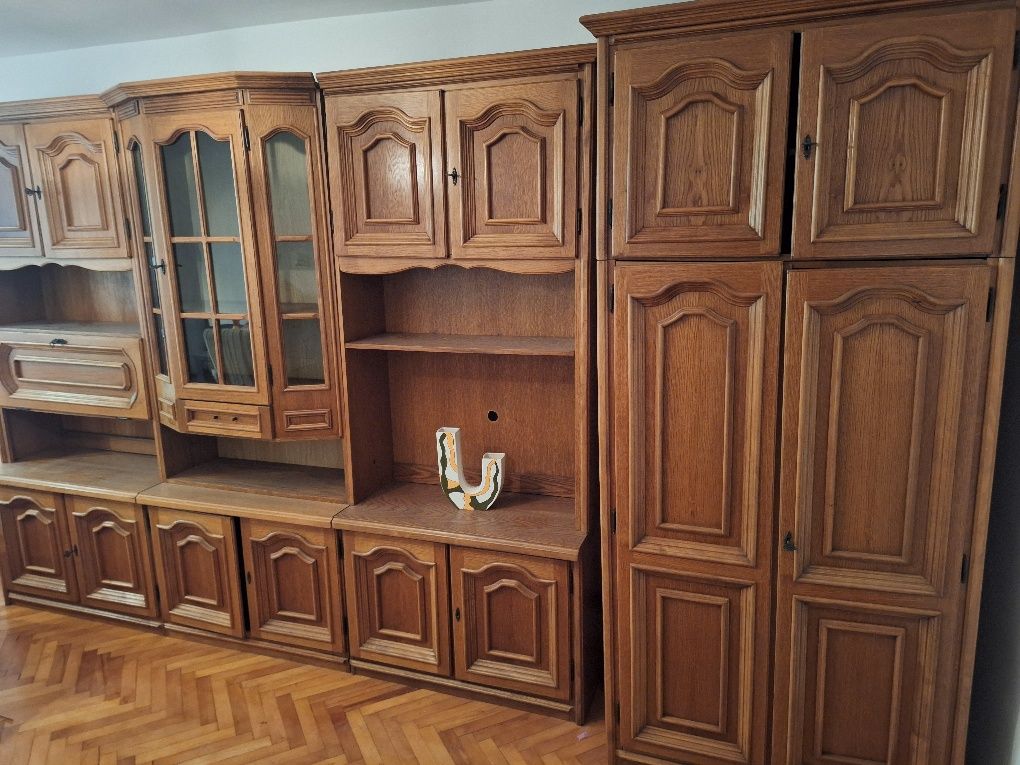 Mobilier din lemn masiv în stare buna
