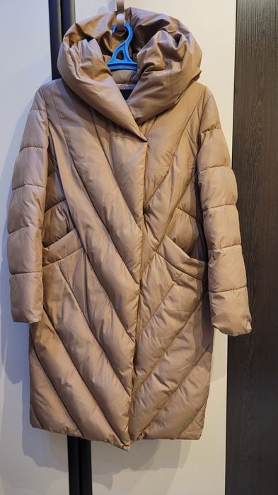 Пуховик женский б/у, в отличном состоянии