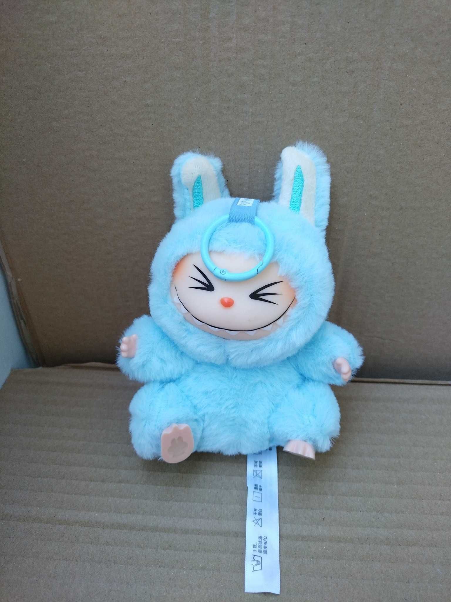 Pop Mart Лабубу Labubu плюшена играчка Серия Labubu Have A Seat, 15 cm