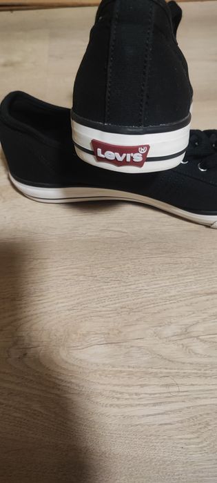 Спортни обувки LEVIS 43 номер