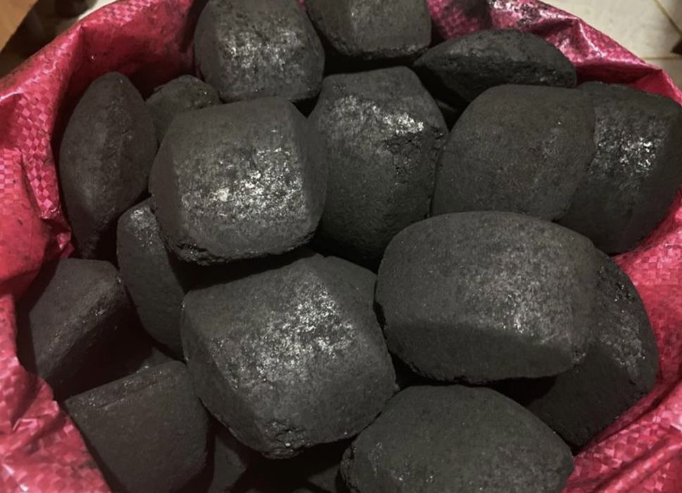 Brichete COCS petrolier, 20 de kg,cu o putere calorică de 8000 kcal/kg