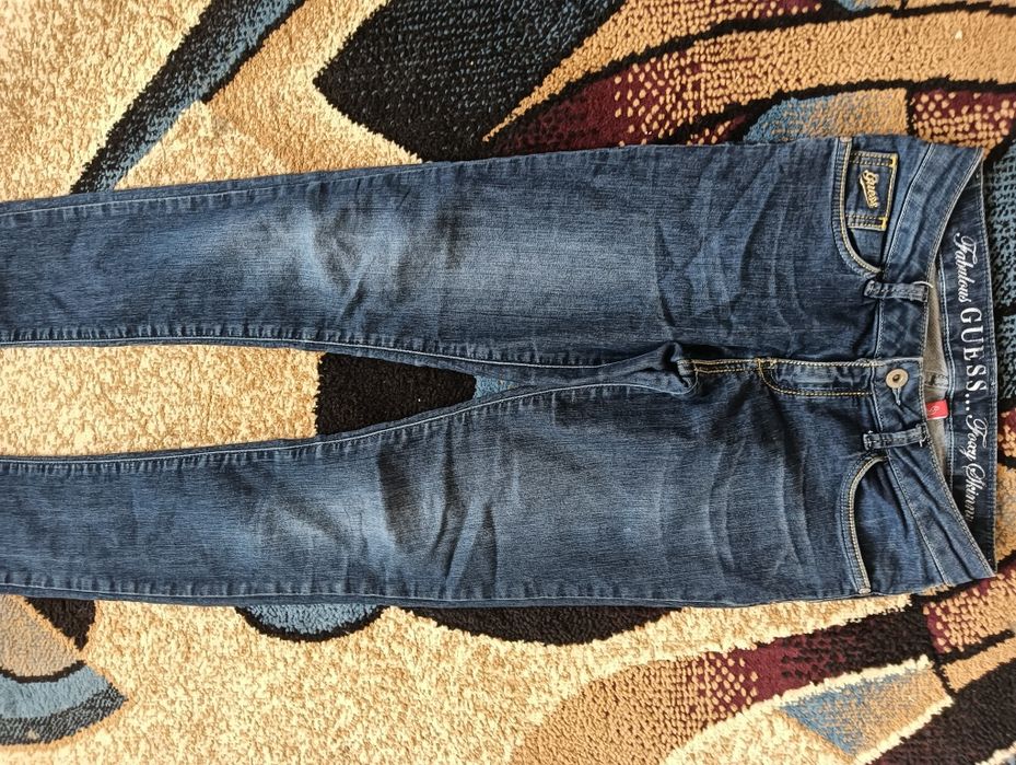 Bluză superbă și blugi Guess mărimea 32