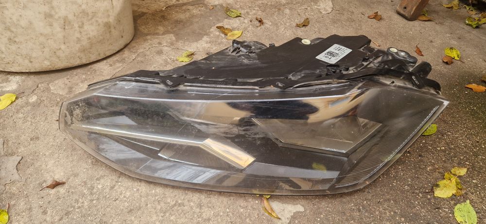 Фар за vw polo 2018г