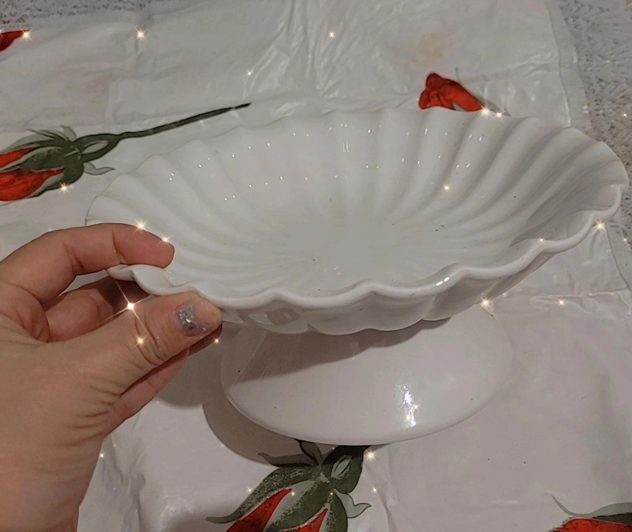 Посуды белые для гостей