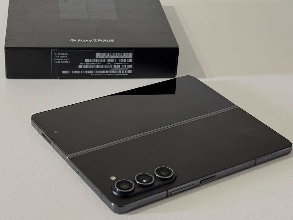 Бартер! Galaxy Fold 5 Phantom Black (Черен)