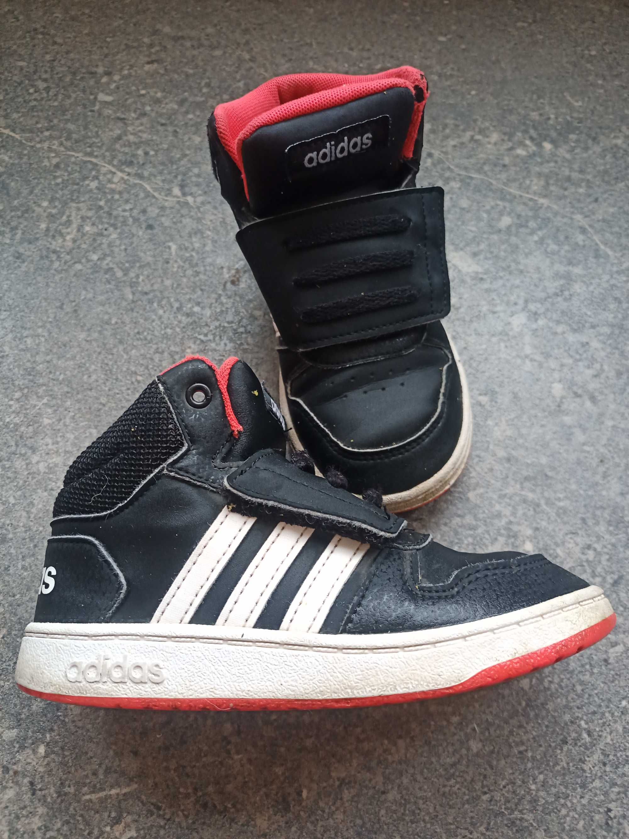 маратонки Adidas