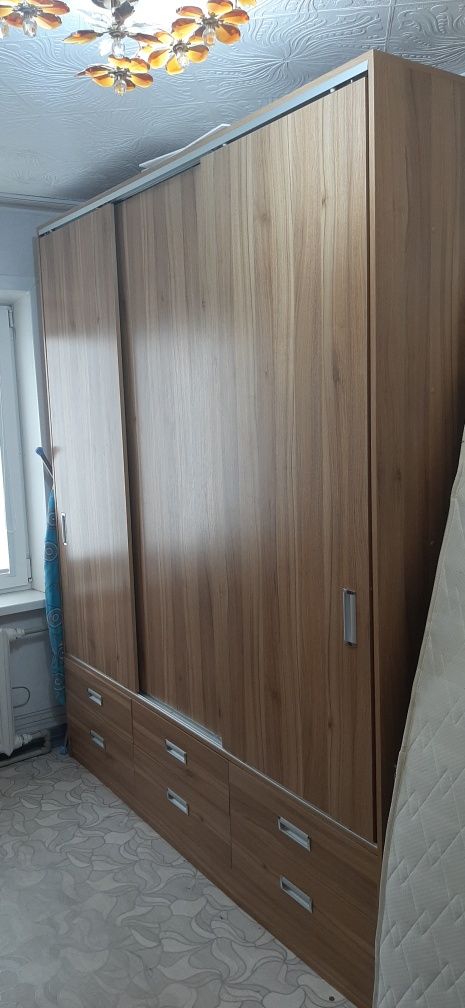 Шкаф купе б/у. В хорошем состоянии.