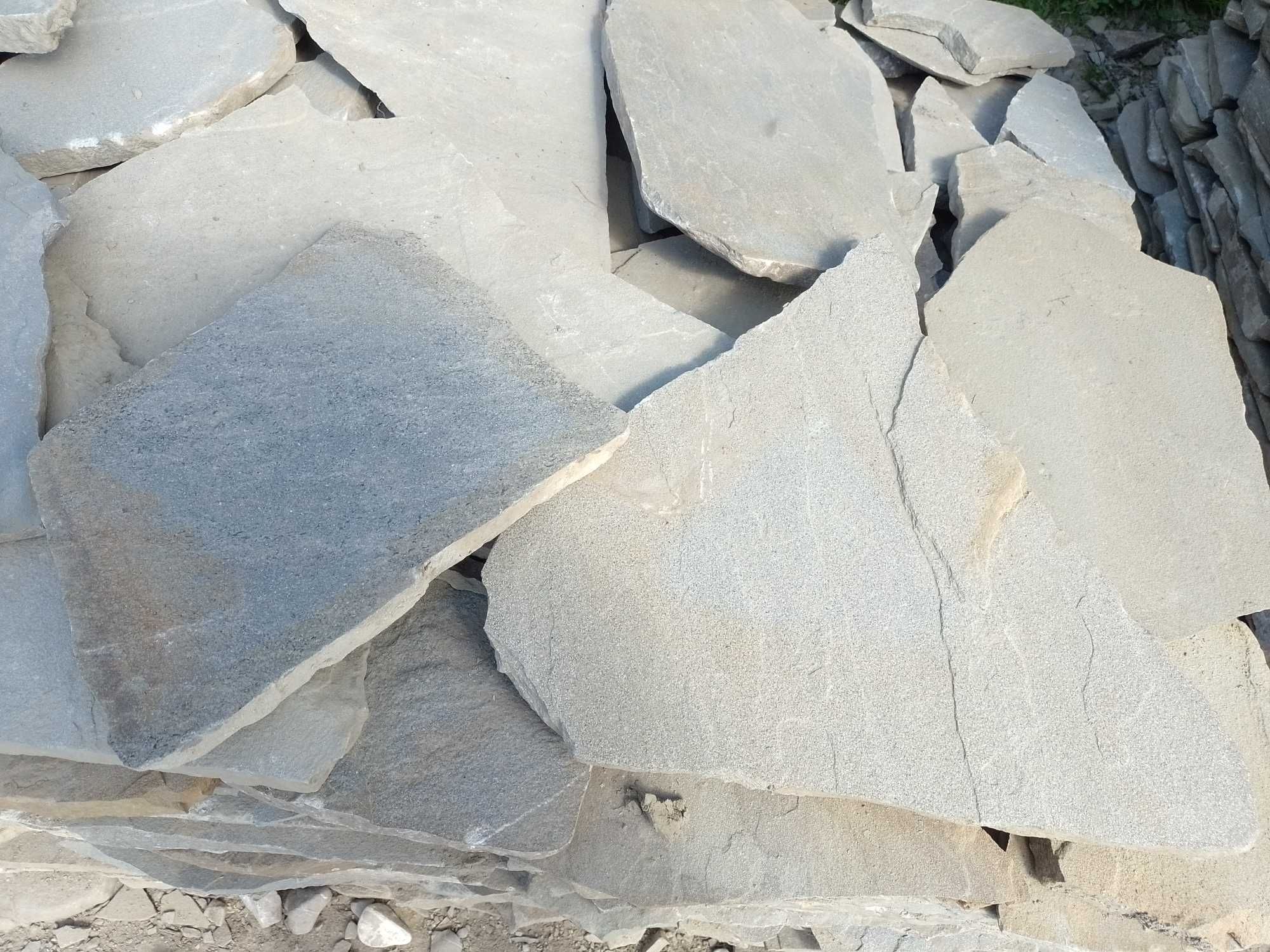 Vând și montez piatra naturala de stâncă