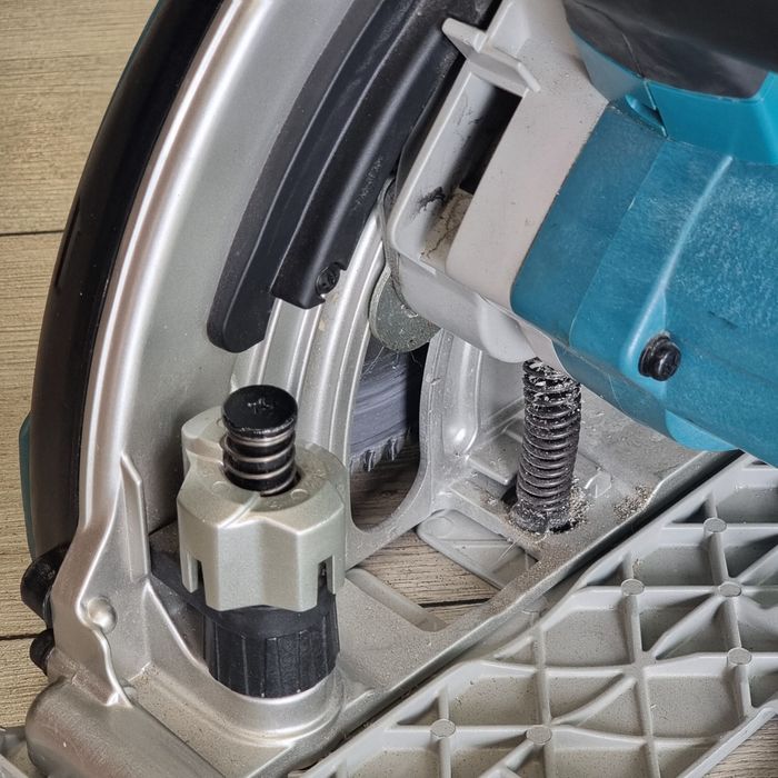 Amanet F28: Fierastrau circular Makita CA5000