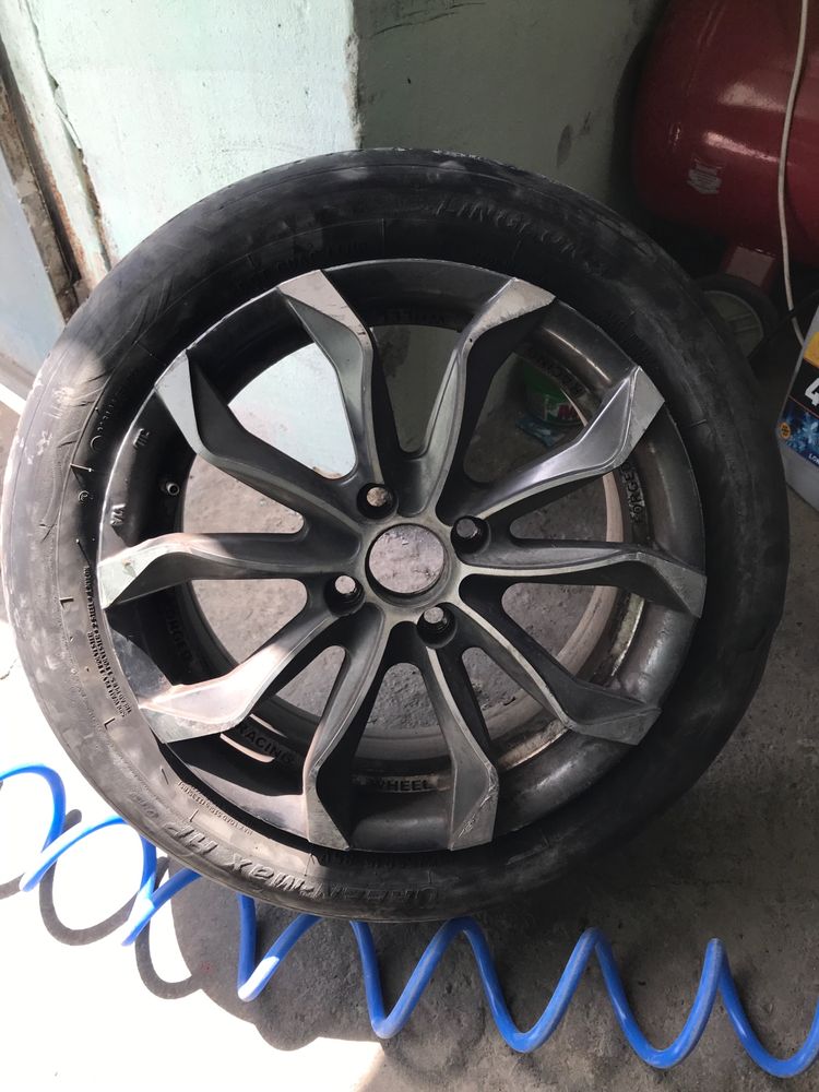 Diska sotiladi narxi 120$ sal sal qirilgan joylari bor