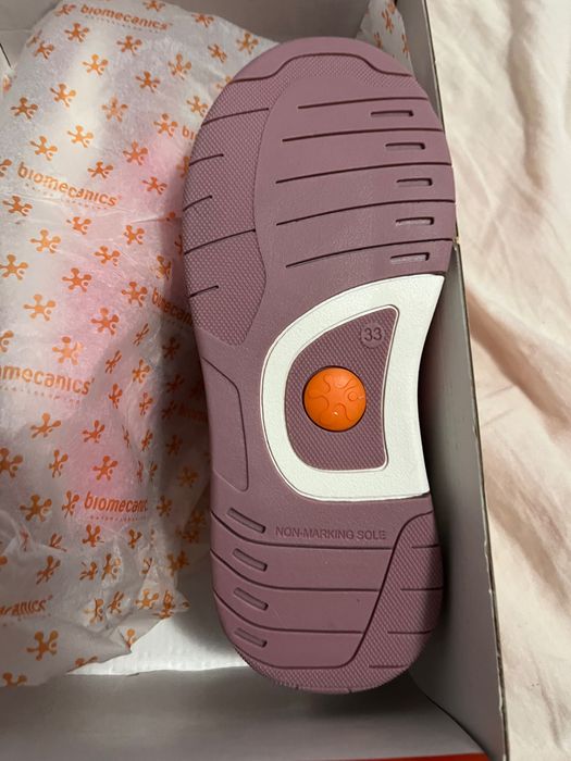 Обувки Biomechanics НОВИ* 33, 34