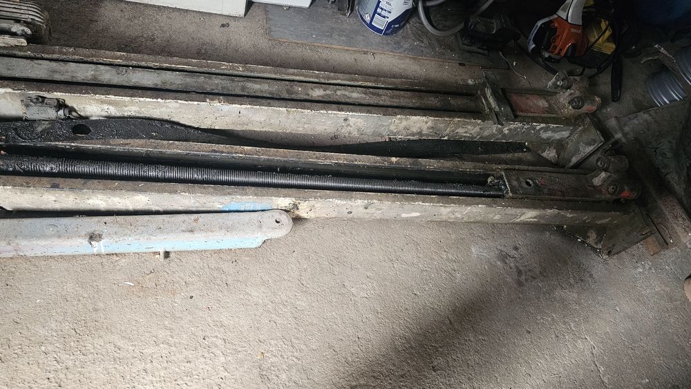 Elevator auto                   .