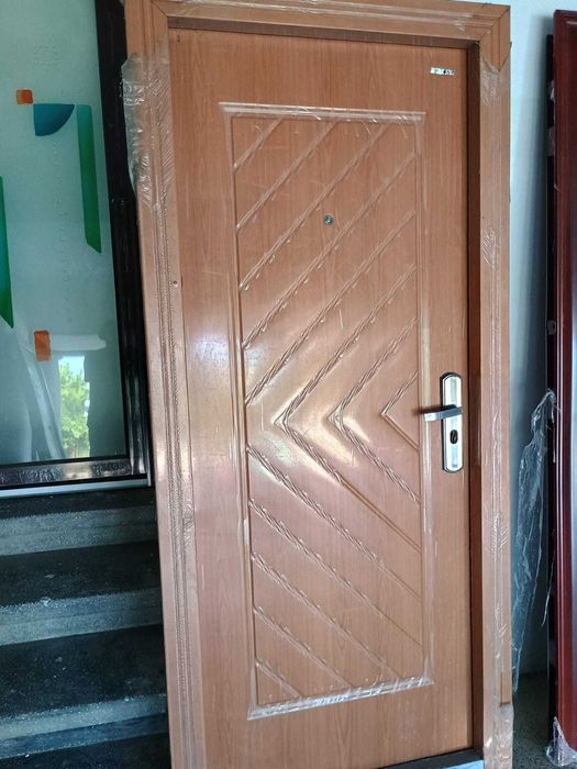 Usi noi de interior, vitrate, sticlă dublă, ramă  aluminiu Germania