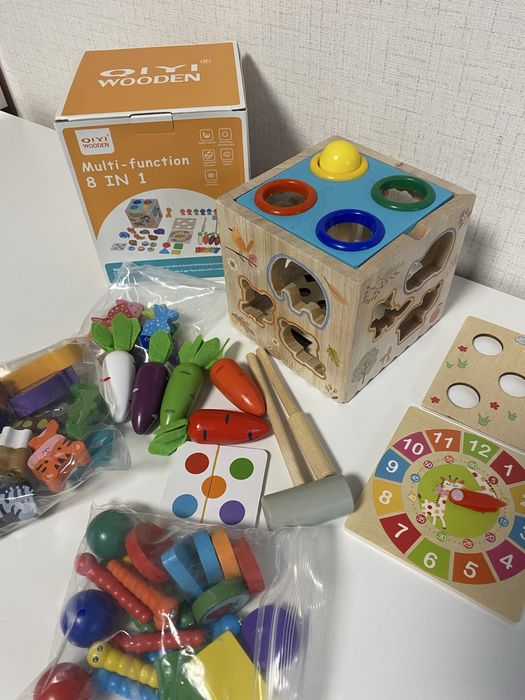Сензорен дървен куб за двигателни умения - 8 в 1, монтесори