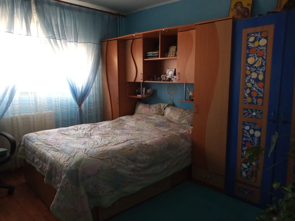 Închiriez apartament 2 camere Micro 20