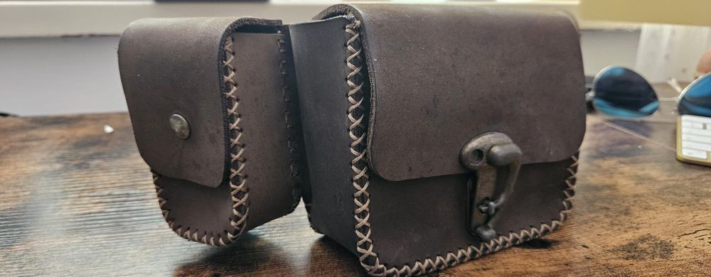 BORSETA PIELE / Gentuță curea handmade- deosebita!!!