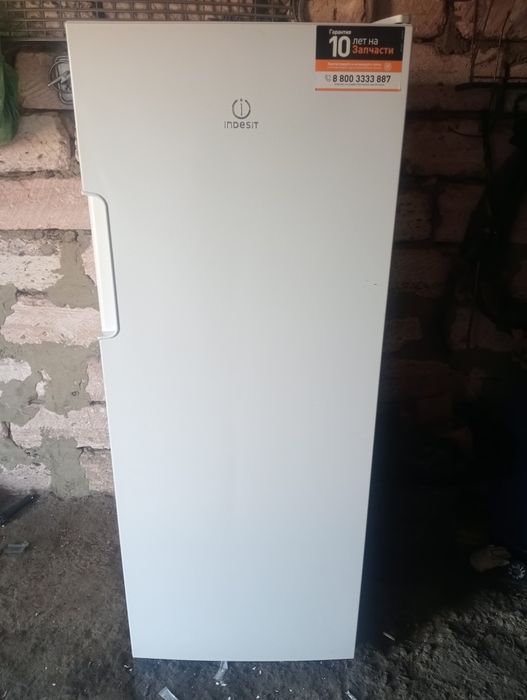 Продам морозильник  Indesit  6 камерны в хорошем состоянии