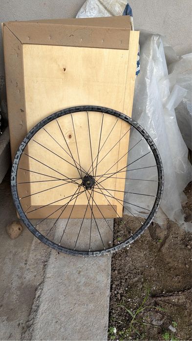 Vand roata fata 27.5 Raceface