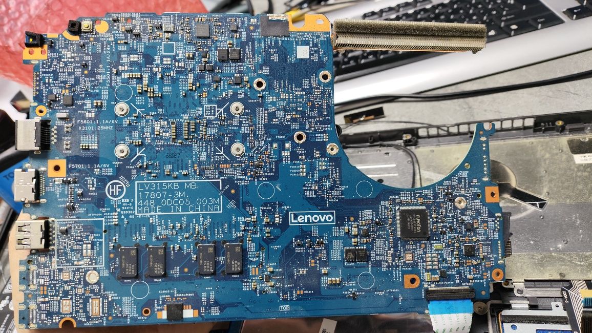 Lenovo  V130-15KB
