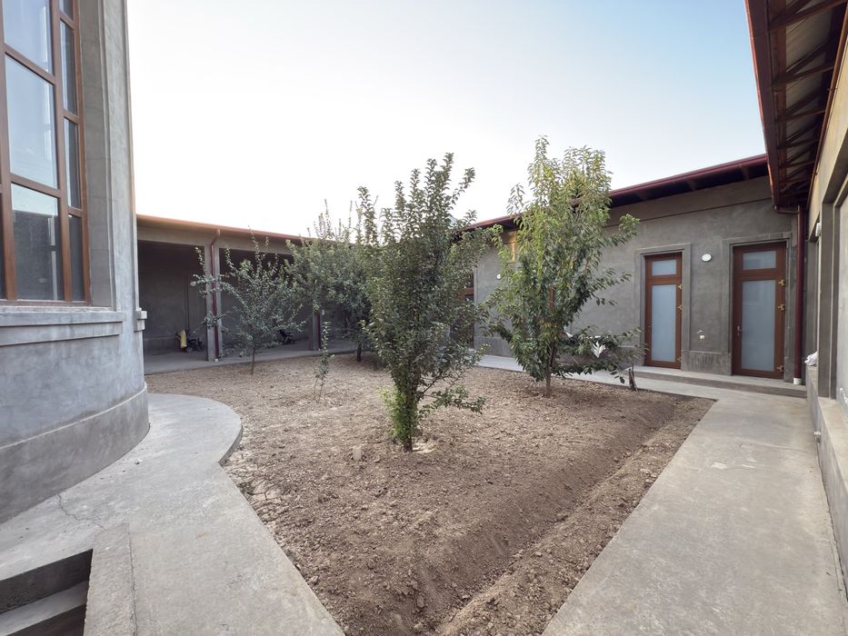 Yunus-obod tumani Xasanboyda 3 etajli uy sotiladi