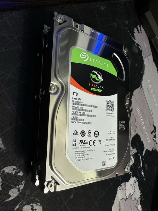 Жесткий диск HDD  по 1 Tb 2 штуки