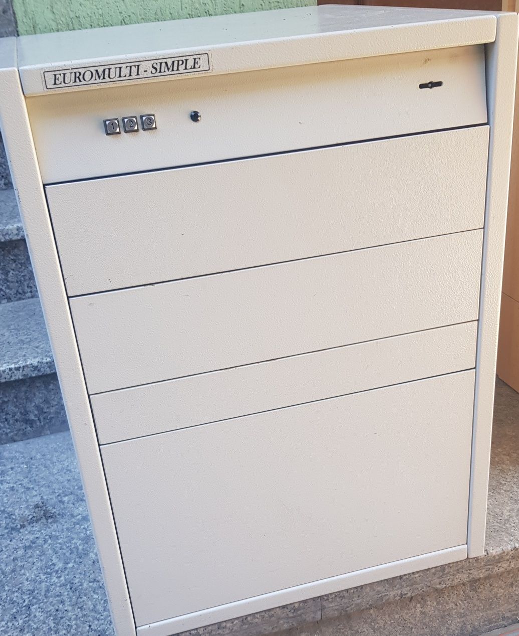 Euromulti-Simple Cash Box cu deschidere temporizata