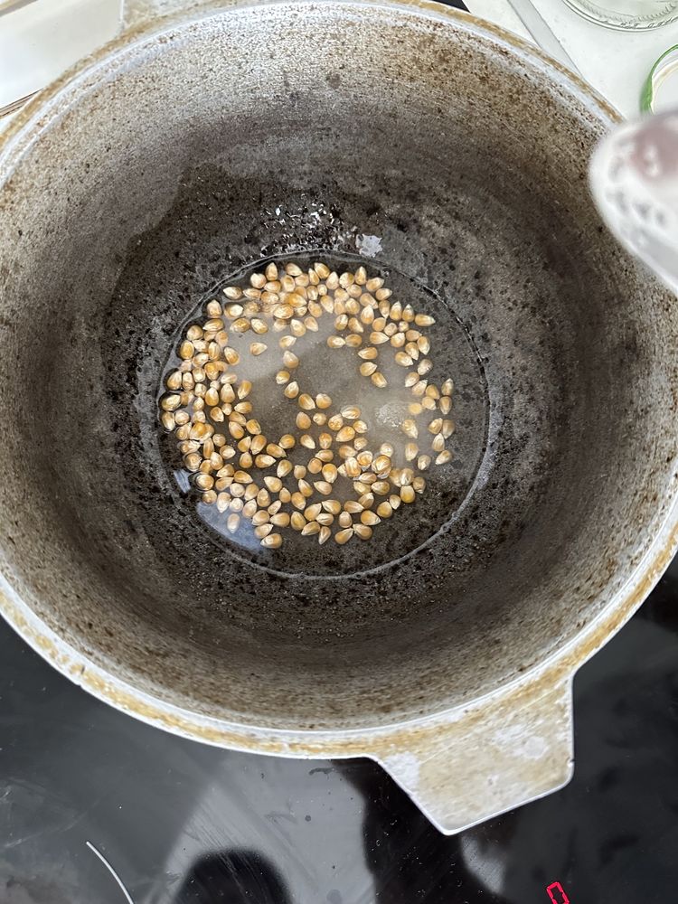 Кукурузные зерна для попкокорна