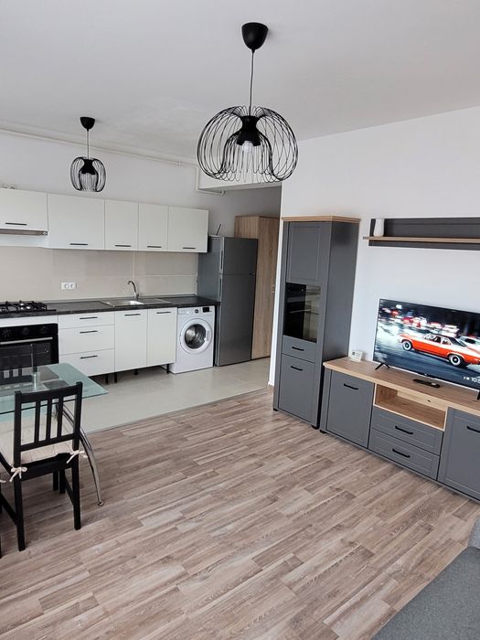 Propietar, inchiriez 2 camere cu loc de parcare în zona Coresi