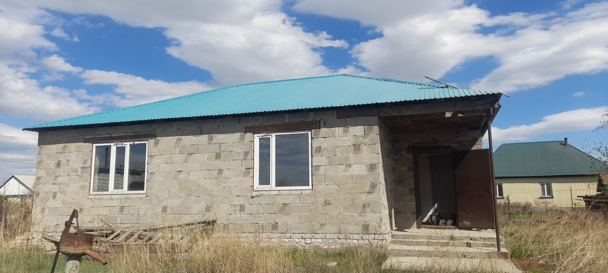 Продам дом 4 дачи рчдом с 45 школой почти готовый дом земля 12 соток д