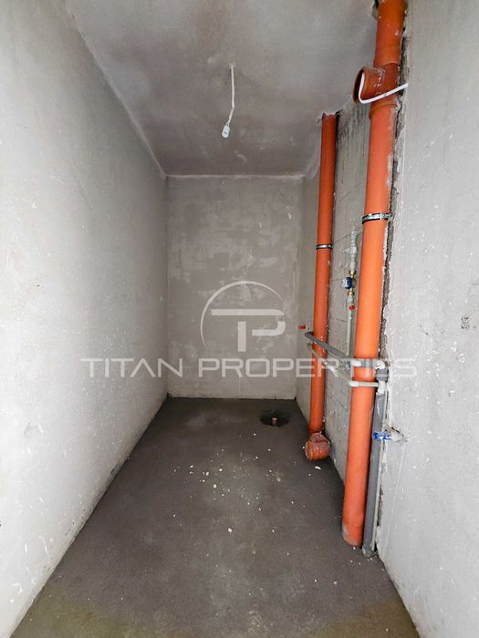 Продава се Тристаен апартамент в Пловдив, Остромила - 150 кв.м за 1256 €/кв.м - Снимка #9