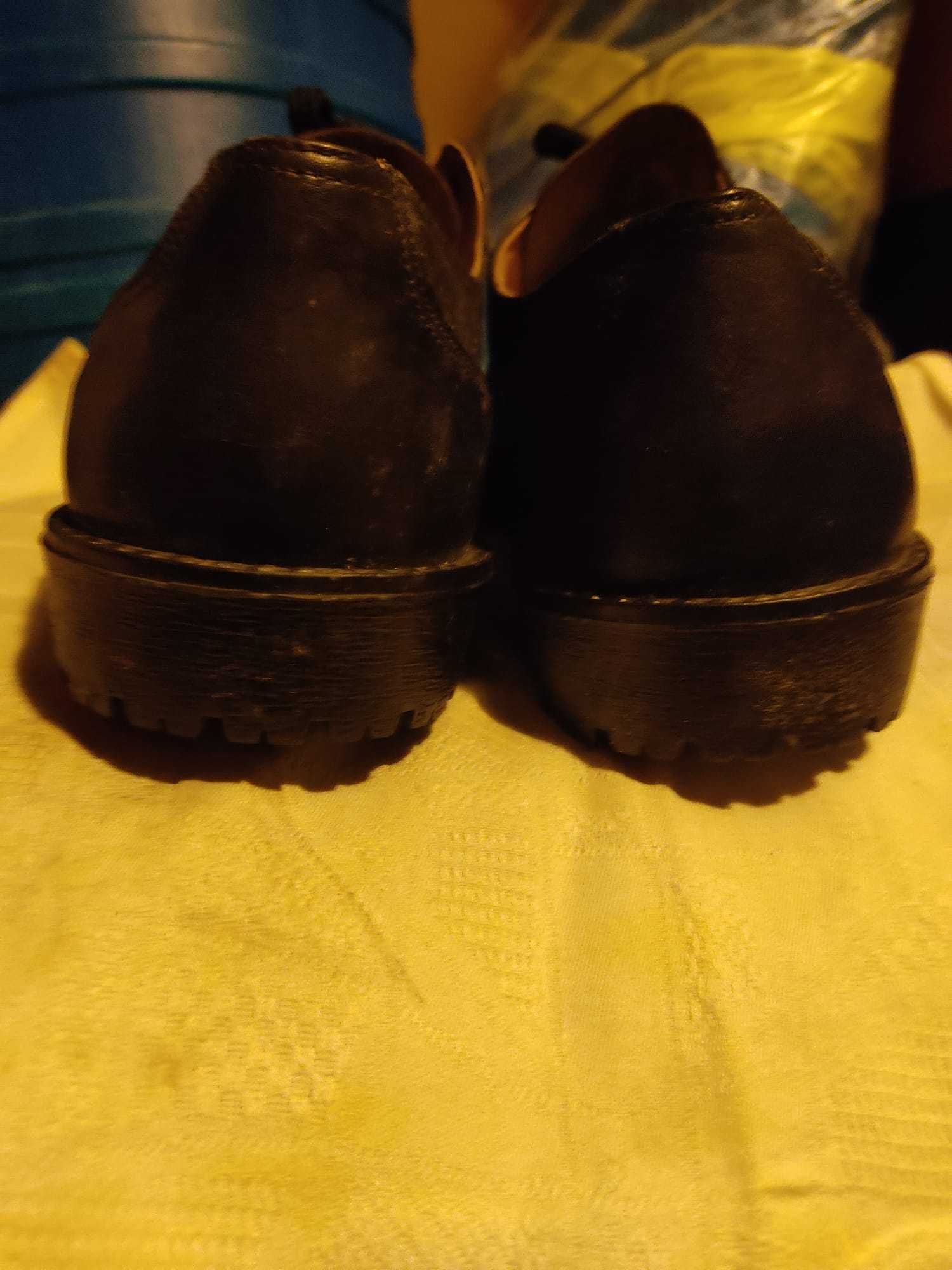Нови Социалистическа носталгия антични обувки от времето на соца