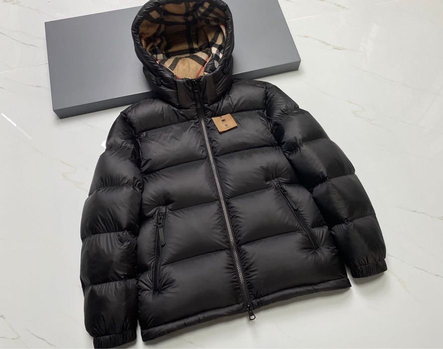 Geaca Burberry , calitate premium , pe comanda , noua , M