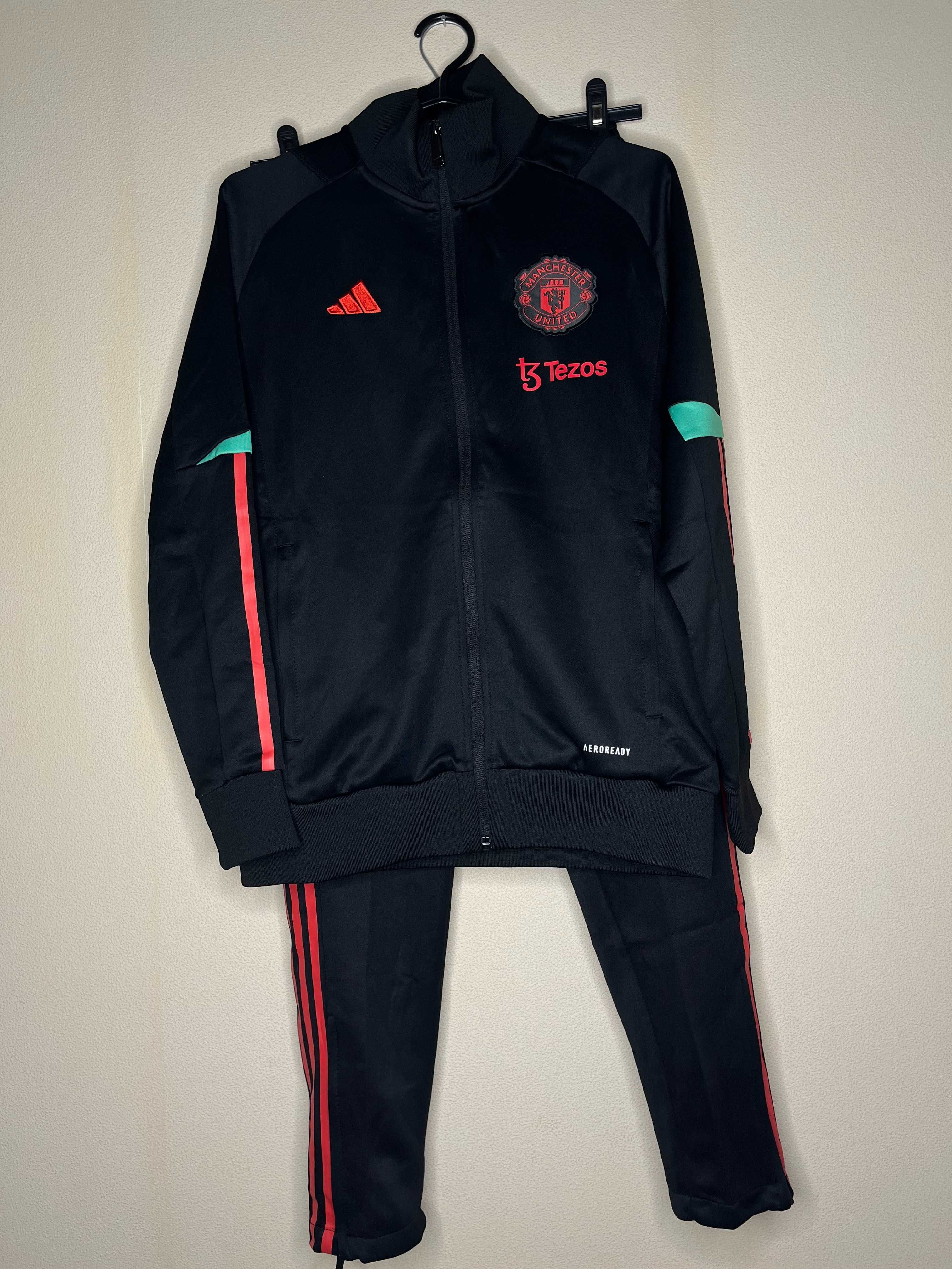 Manchester United Tracksuit Мъжки Екип