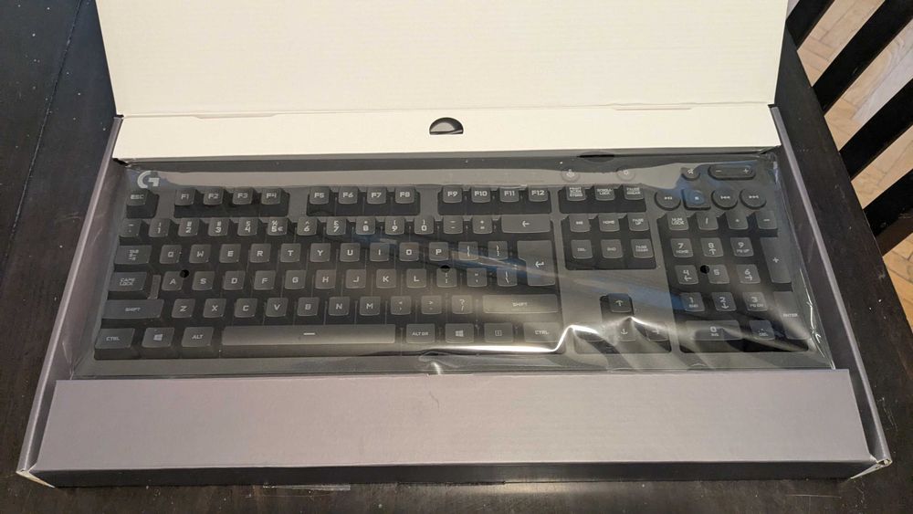 Клавиатура Logitech G213