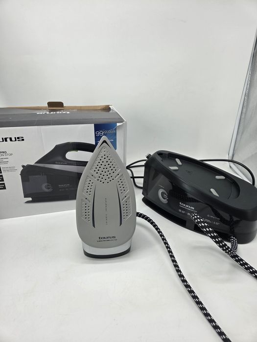 Чисто нова ютия парогенератор TAURUS 3000w