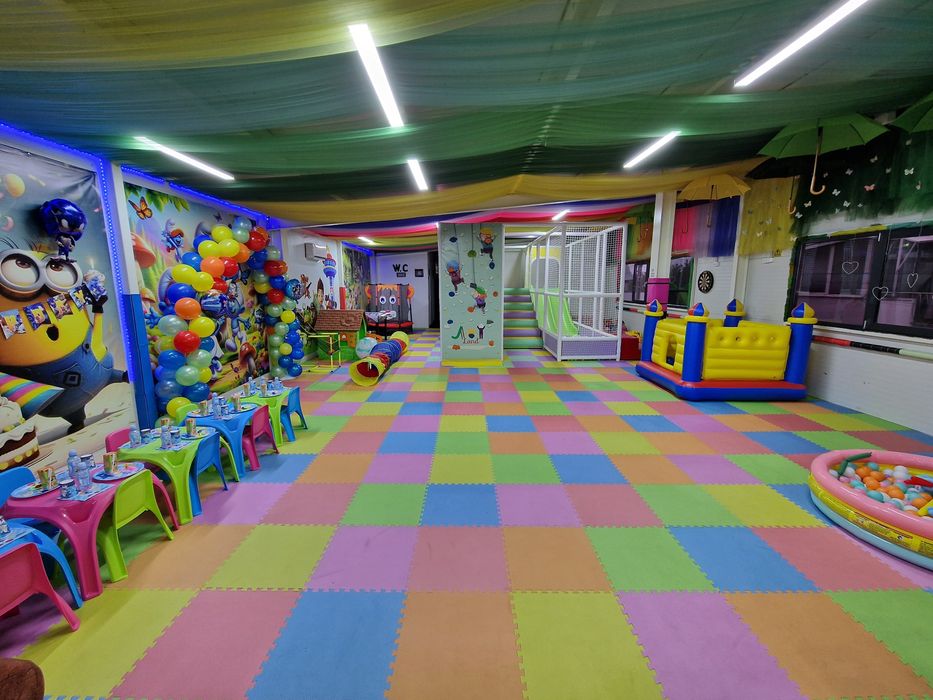 Vand afacere loc joaca