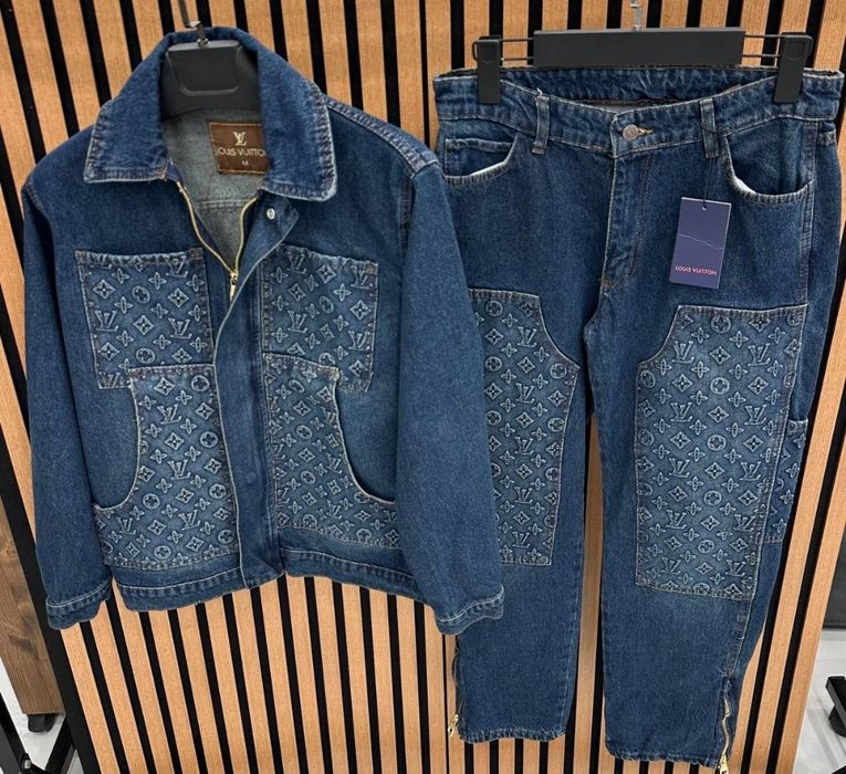 Compleu barbati LV. Calitate premium! Am mai multe marimi