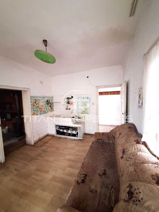 Едноетажна къща в село Бяга