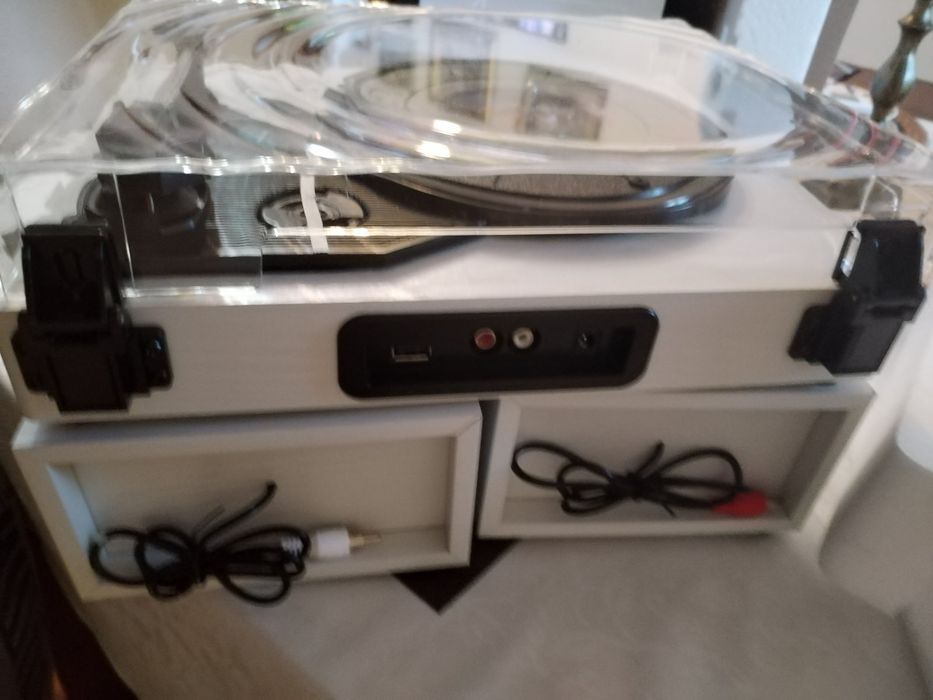 Грамофон Udreamer, грамофон с вградени високоговорители и Bluetooth