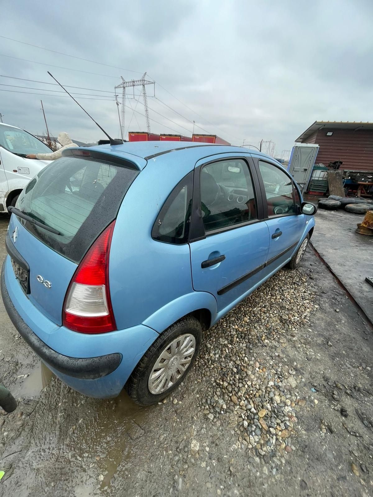 Dezmembrez Citroen c3 an 2007 motor 1.4 benzina cod motor KFV