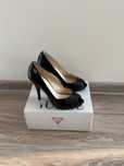Сандали на ток Guess