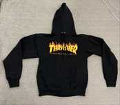 Hanorac cu gluga trasher flaming logo marimea S