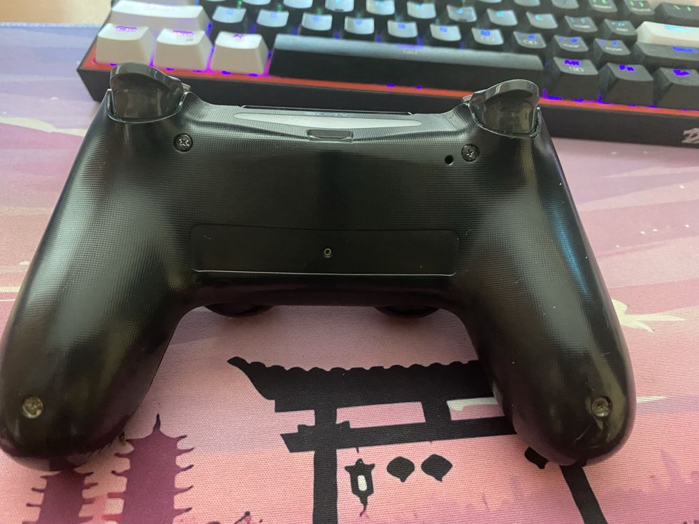 PlayStation 4 контролер