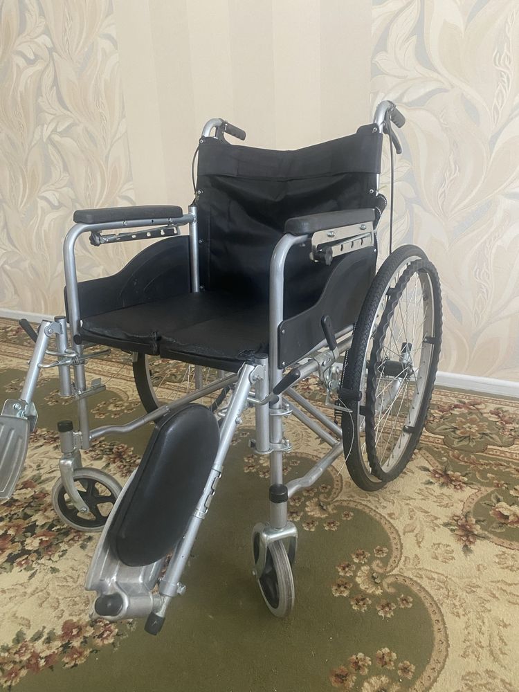 Продам инвалидную коляску