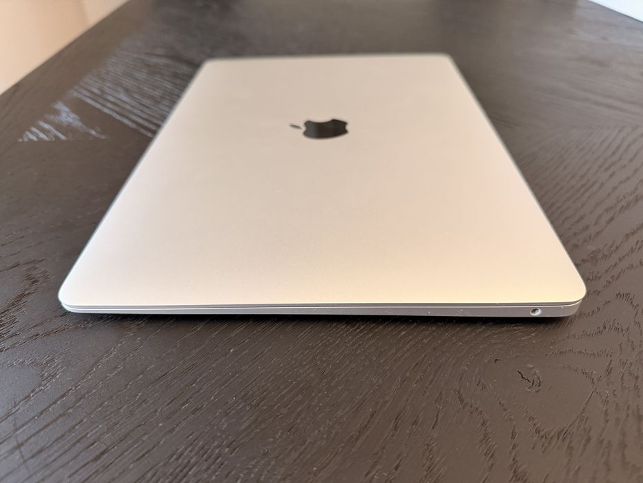 MacBook Air Retina 13” - Impecabil