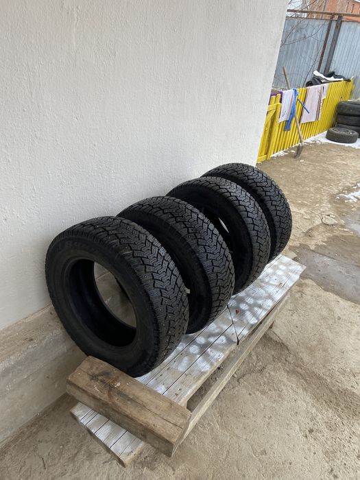 Продам Шипы на R16