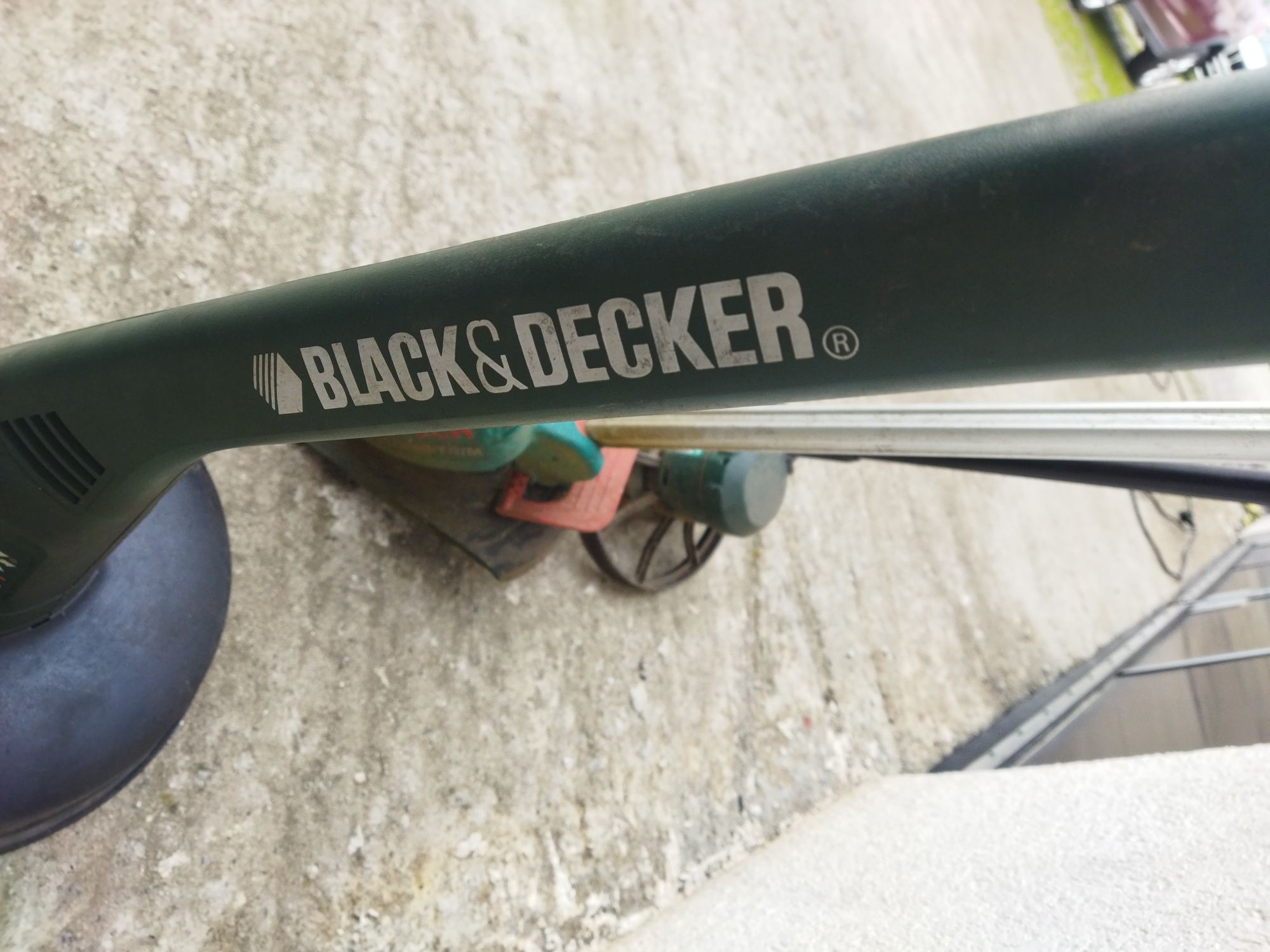 Електрическа ръчна косачка Bosch Black&Decker PowerPlus